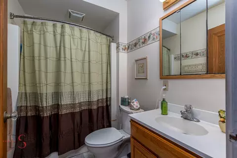Bath - 116 E High St, Morris, IL 60450 photo 1 of 2