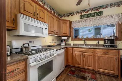 Kitchen - 116 E High St, Morris, IL 60450 photo 3 of 3