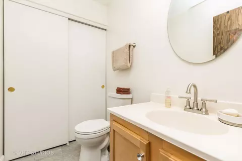 Bath - 418 Waters Edge Dr #D, Mchenry, IL 60050 photo 2 of 2