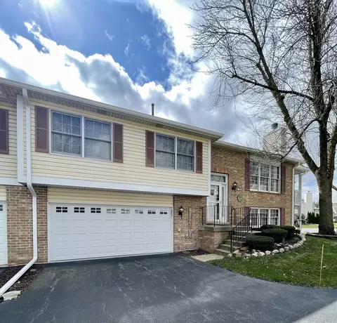 9855 Cambridge Ct, Mokena, IL 60448