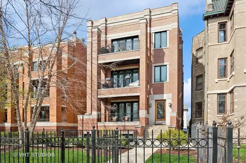 2550 W Logan Blvd #2R, Chicago, IL 60647