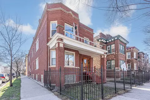 1201 W Cornelia Ave, Chicago, IL 60657