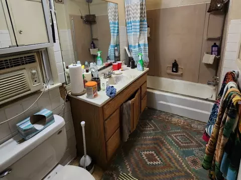 Bath - 105-107 E 7th St, Lockport, IL 60441 photo 1 of 1