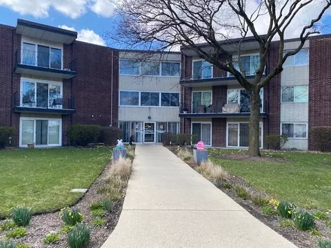 2800 Maple Ave #16B, Downers Grove, IL 60515