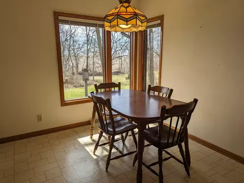2995 W Forest Rd, Freeport, IL 61032 photo 6