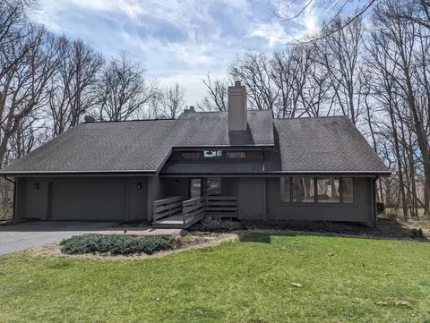 2995 W Forest Rd, Freeport, IL 61032