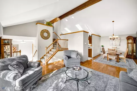 Living - 10248 Oconnell Ave, Mokena, IL 60448 photo 2 of 2