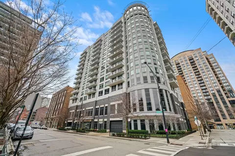 421 W Huron St #703, Chicago, IL 60654