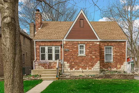 9234 S 53rd Ave, Oak Lawn, IL 60453