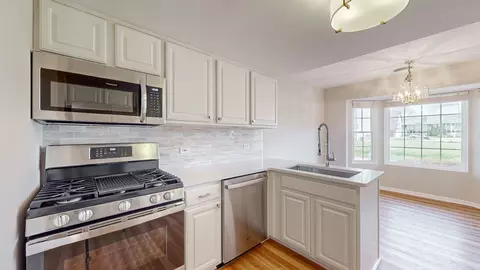 2122 Jasmine Dr, Crest Hill, IL 60403 photo 9