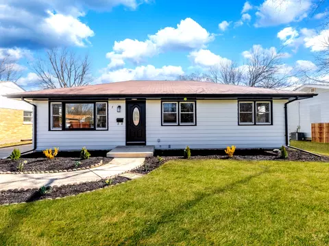 7 N Grace St, North Aurora, IL 60542