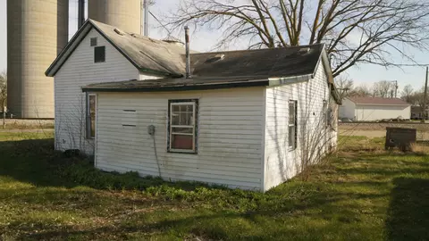 109 Logan St, Lake Fork, IL 62541 photo 4