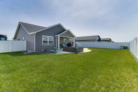 Exterior - 2624 Shale Rd, Normal, IL 61761 photo 5 of 14