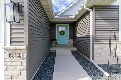 Exterior - 2624 Shale Rd, Normal, IL 61761 photo 3 of 14
