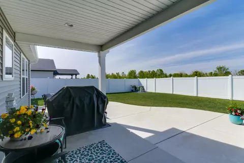 Exterior - 2624 Shale Rd, Normal, IL 61761 photo 11 of 14