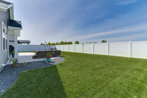 Exterior - 2624 Shale Rd, Normal, IL 61761 photo 6 of 14