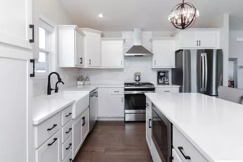 Kitchen - 2624 Shale Rd, Normal, IL 61761 photo 4 of 4