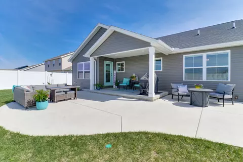 Exterior - 2624 Shale Rd, Normal, IL 61761 photo 8 of 14