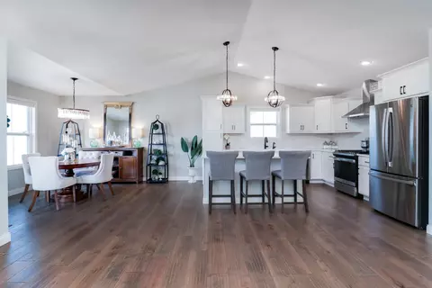 Dining - 2624 Shale Rd, Normal, IL 61761 photo 2 of 4