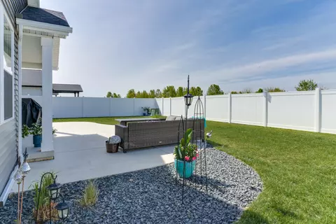 Exterior - 2624 Shale Rd, Normal, IL 61761 photo 9 of 14
