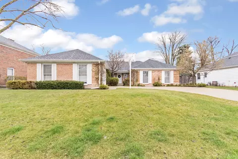 3844 Brett Ln, Glenview, IL 60026