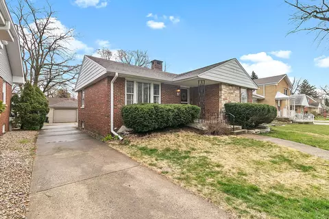 Exterior - 377 Desplaines Ave, Riverside, IL 60546 photo 2 of 6