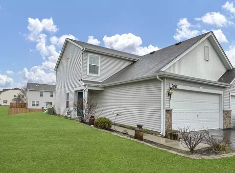 708 Vine St, Hampshire, IL 60140