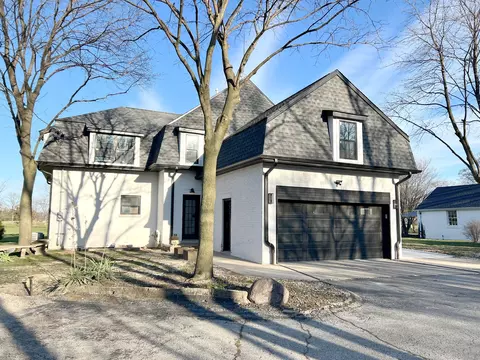 8517 Skokie Blvd, Skokie, IL 60077