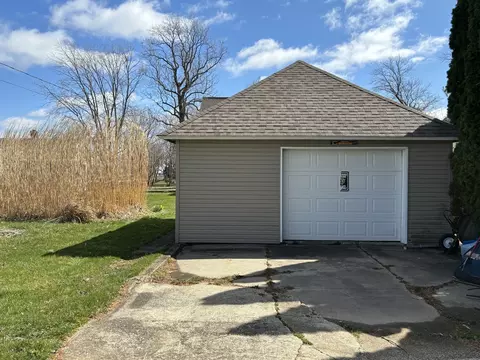 Exterior - 511 Walnut St, Varna, IL 61375 photo 7 of 9