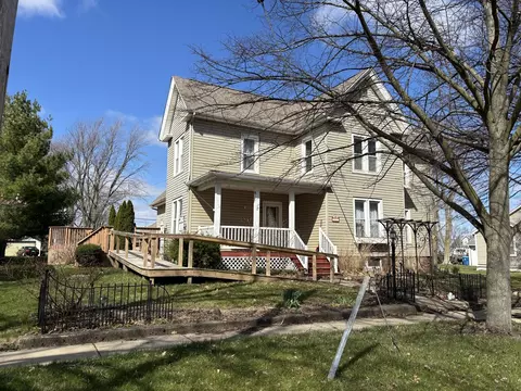 Exterior - 511 Walnut St, Varna, IL 61375 photo 2 of 9