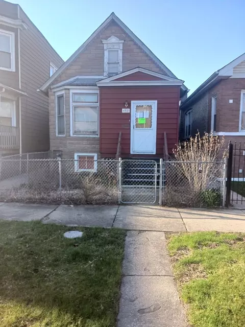 4731 W Race Ave, Chicago, IL 60644