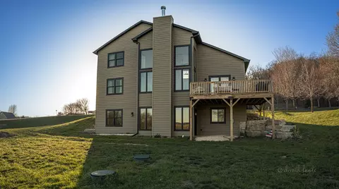 9 Saddleback Rd, Galena, IL 61036