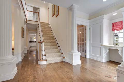 Entry Way - 320 Belle Foret Dr, Lake Bluff, IL 60044 photo 1 of 5