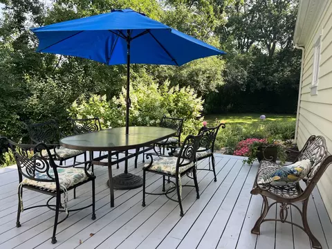 Exterior - 320 Belle Foret Dr, Lake Bluff, IL 60044 photo 4 of 11