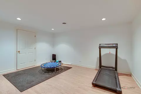 Living - 320 Belle Foret Dr, Lake Bluff, IL 60044 photo 9 of 9