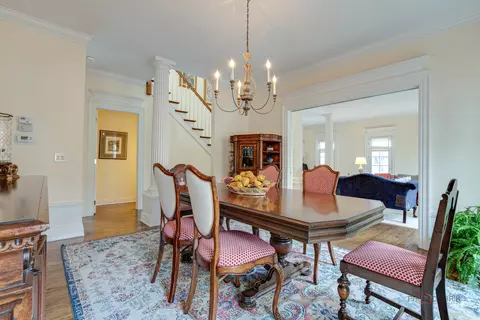 Dining - 320 Belle Foret Dr, Lake Bluff, IL 60044 photo 2 of 4