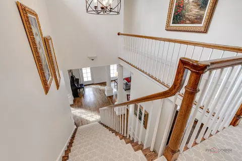 Entry Way - 320 Belle Foret Dr, Lake Bluff, IL 60044 photo 2 of 5