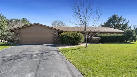 8033 Toll View Ln, Rockford, IL 61108