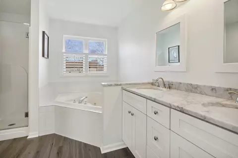 Bath - 15948 S Dan Oconnell Dr, Plainfield, IL 60586 photo 2 of 3
