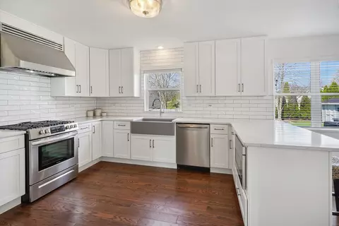Kitchen - 15948 S Dan Oconnell Dr, Plainfield, IL 60586 photo 2 of 3