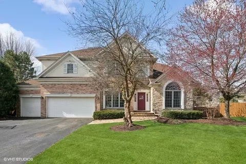 249 Landfield Rd, Batavia, IL 60510