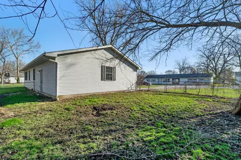 Exterior - 405 W 3rd St, Braidwood, IL 60408 photo 4 of 9