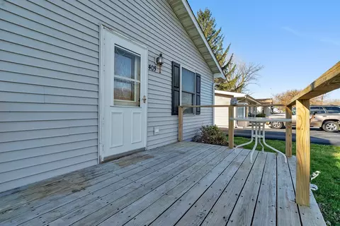 Exterior - 405 W 3rd St, Braidwood, IL 60408 photo 9 of 9