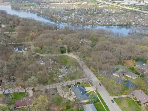 View/Area - 535 Oakhill Rd, Elgin, IL 60120 photo 3 of 4