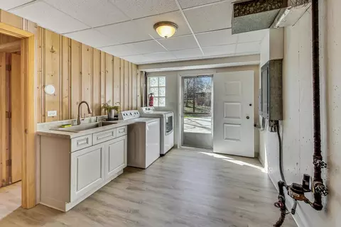 Kitchen - 535 Oakhill Rd, Elgin, IL 60120 photo 5 of 5