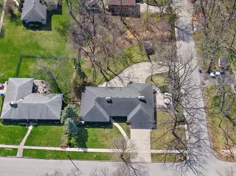 Exterior - 535 Oakhill Rd, Elgin, IL 60120 photo 9 of 9