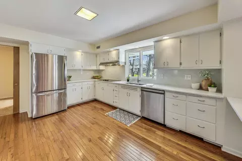 Kitchen - 535 Oakhill Rd, Elgin, IL 60120 photo 1 of 5