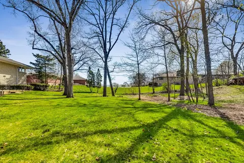 View/Area - 535 Oakhill Rd, Elgin, IL 60120 photo 2 of 4