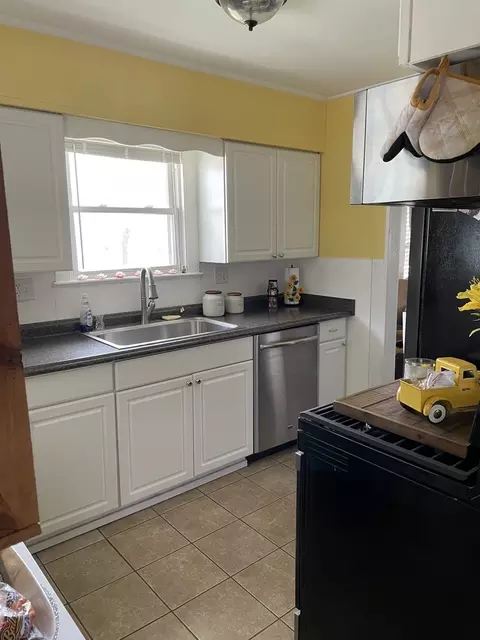 Kitchen - 1210 E Bell St, Bloomington, IL 61701 photo 2 of 3