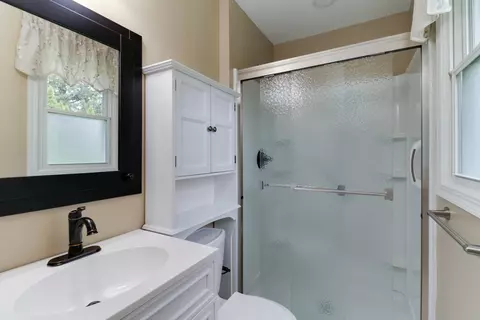 Bath - 122 S Orr Dr, Normal, IL 61761 photo 3 of 5